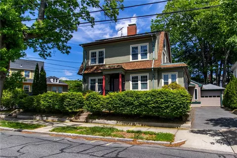 451 River Ave, Providence, RI 02908