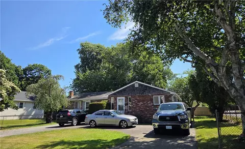 23 Butler St, Newport, RI 02840