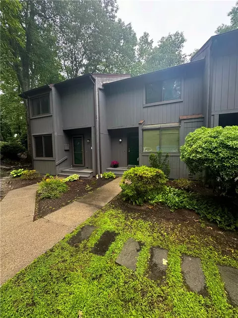 5 Wake Robin Rd #802, Lincoln, RI 02865