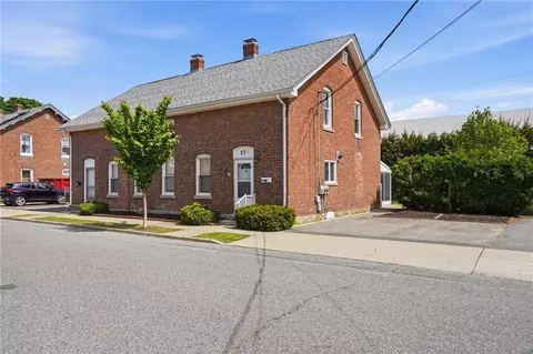 17 Victory St, Cumberland, RI 02864