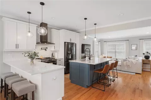 105 Hunting Hill Dr, Cumberland, RI 02864