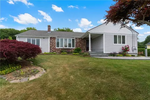 6 Varnum Ave, Bristol, RI 02809