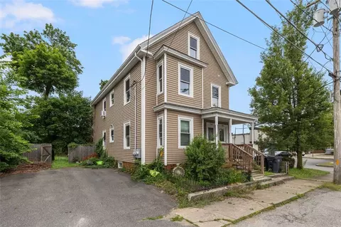 268 Washington St, Warwick, RI 02888