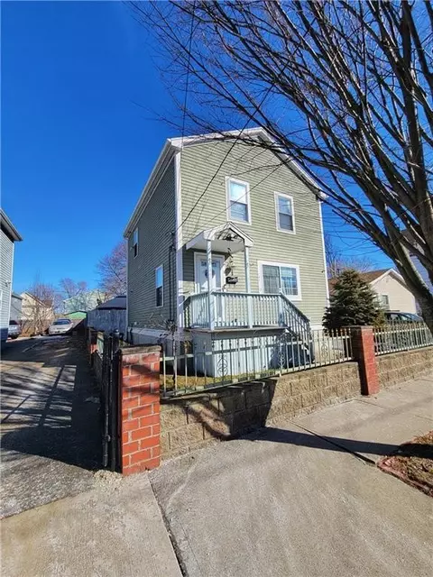 42 Burnside St, Providence, RI 02905