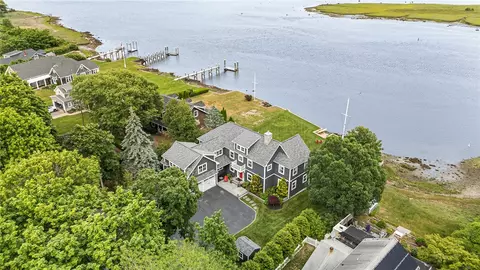 5 Hampden St, Barrington, RI 02806