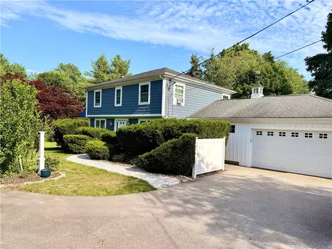 9 Foster St, Barrington, RI 02806