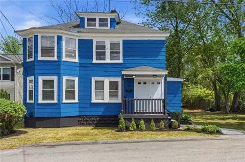 74 Pontiac St, Warwick, RI 02886