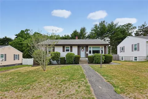 19 Louise Dr, West Warwick, RI 02893