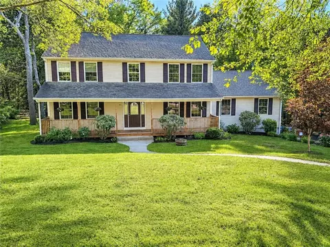 61 Moraine Ct, South Kingstown, RI 02879