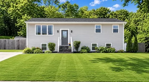 117 Elizabeth Ave, North Smithfield, RI 02896
