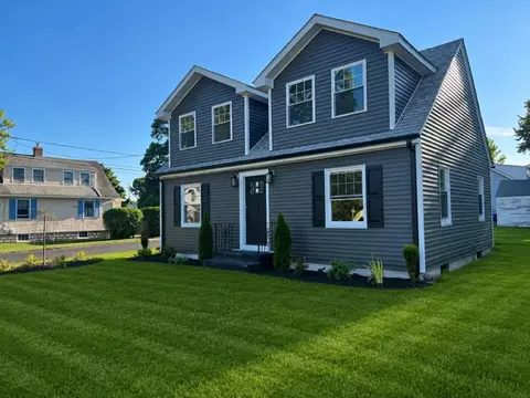 49 Metropolitan Park Dr, East Providence, RI 02915