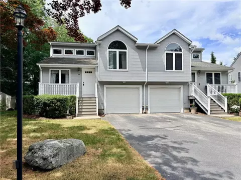 11 College Hill Rd #5B, Warwick, RI 02886