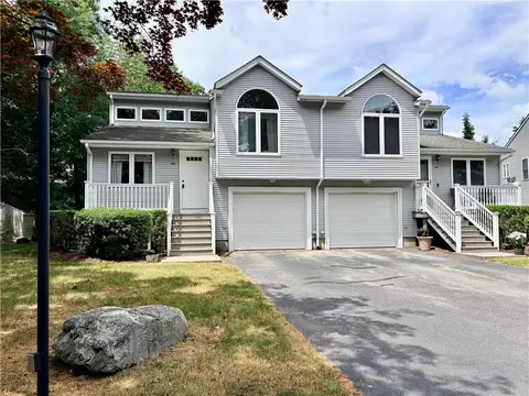 11 College Hill Rd #5B, Warwick, RI 02886