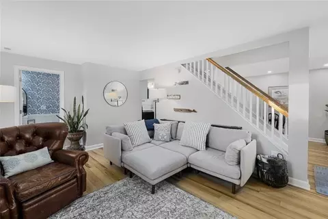 208 Marlborough St #4, East Greenwich, RI 02818