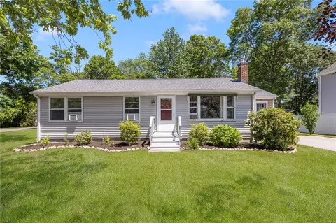 121 Balsam Rd, South Kingstown, RI 02879