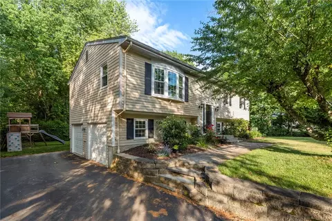 22 Kinnicutt Ave, Warren, RI 02885