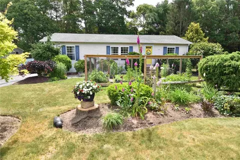 291 Leisure Dr, South Kingstown, RI 02879