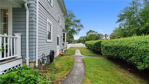 29 Burt St, Warwick, RI 02886 photo 7