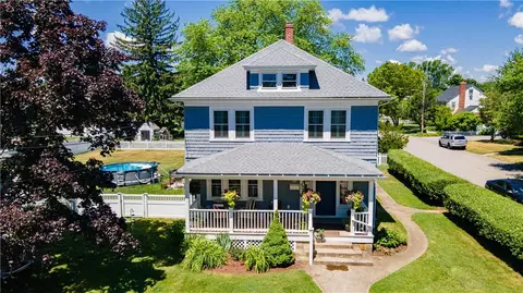29 Burt St, Warwick, RI 02886 photo 2