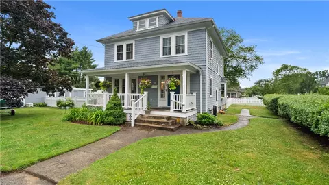 29 Burt St, Warwick, RI 02886 photo 1