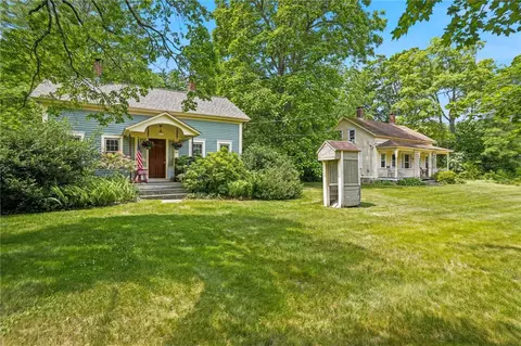 366 Abbott Valley Run Rd, Cumberland, RI 02864
