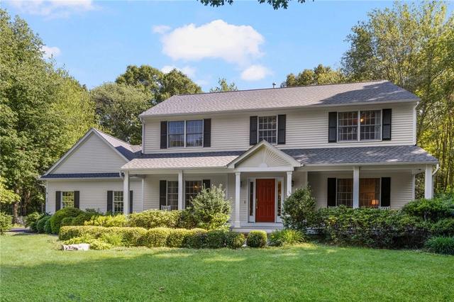 11 Prides Crossing Ln, Saunderstown, RI 02874
