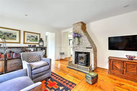 Living - 26 Bridge St, Warren, RI 02885 photo 2 of 5