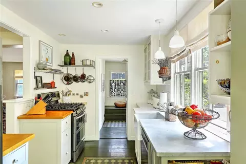 Kitchen - 26 Bridge St, Warren, RI 02885 photo 1 of 3