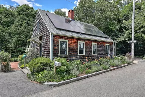 Exterior - 26 Bridge St, Warren, RI 02885 photo 3 of 15