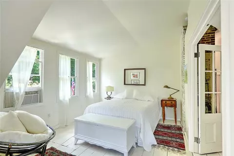 Bedroom - 26 Bridge St, Warren, RI 02885 photo 1 of 3