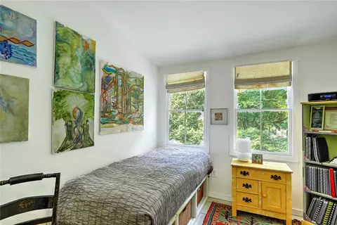 Bedroom - 26 Bridge St, Warren, RI 02885 photo 3 of 3