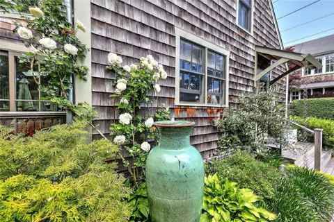 Exterior - 26 Bridge St, Warren, RI 02885 photo 11 of 15