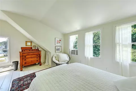 Bedroom - 26 Bridge St, Warren, RI 02885 photo 2 of 3