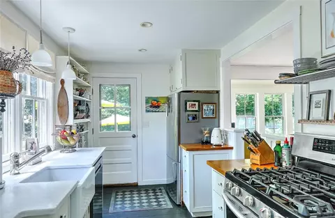 Kitchen - 26 Bridge St, Warren, RI 02885 photo 2 of 3