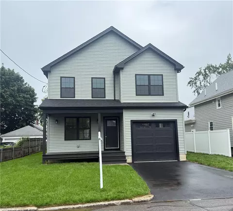 135 Owen Ave, Pawtucket, RI 02860