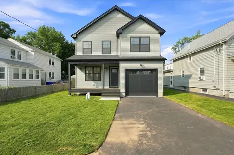 135 Owen Ave, Pawtucket, RI 02860