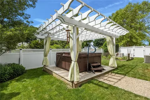 Exterior - 80 Preston Dr, Warwick, RI 02886 photo 7 of 11