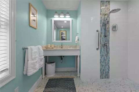 Bath - 80 Preston Dr, Warwick, RI 02886 photo 2 of 6