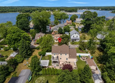 80 Preston Dr, Warwick, RI 02886