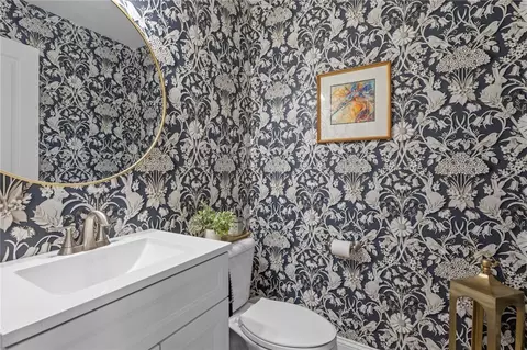 Bath - 80 Preston Dr, Warwick, RI 02886 photo 1 of 6