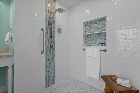 Bath - 80 Preston Dr, Warwick, RI 02886 photo 3 of 6