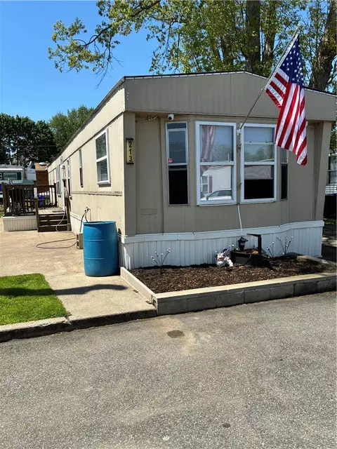 245 Manton St, Pawtucket, RI 02861