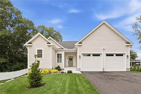 124 Oak St, South Kingstown, RI 02879