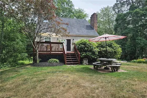 93 New London Tpke, Richmond, RI 02898