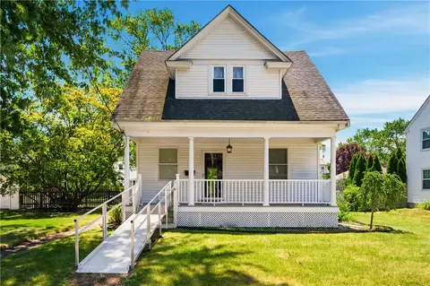 40 Greenwood Ave, Warwick, RI 02886