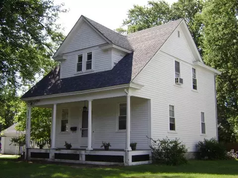 40 Greenwood Ave, Warwick, RI 02886