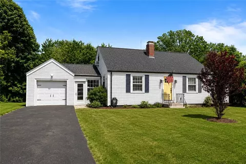 1472 Wampanoag Trl, Riverside, RI 02915