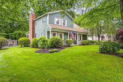 19 Waterman St, Bristol, RI 02809