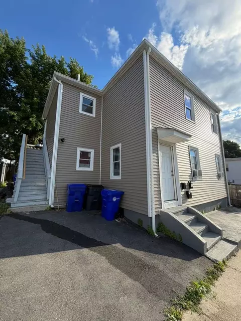 27 Hauxhurst St, Providence, RI 02909