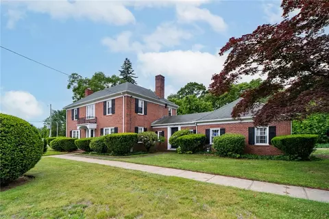 Exterior - 873 Warwick Ave, Warwick, RI 02888 photo 2 of 6